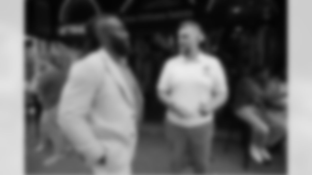 New Orleans Saints linebacker Demario Davis joined local Parisian fans, including our 2025 International Fan of the Year, as well as Paris Musketeers representatives, and FFFA coaches for happy hour at New Orléans Saints Café in in Paris, France on Thursday, July 10, 2025.