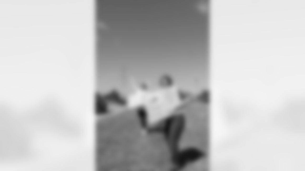 The New Orleans Saints Cheer Krewe and Gumbo joined Sysco New Orleans to distribute meals at their annual Thanksgiving food drive on Sunday, Nov. 16, 2025.