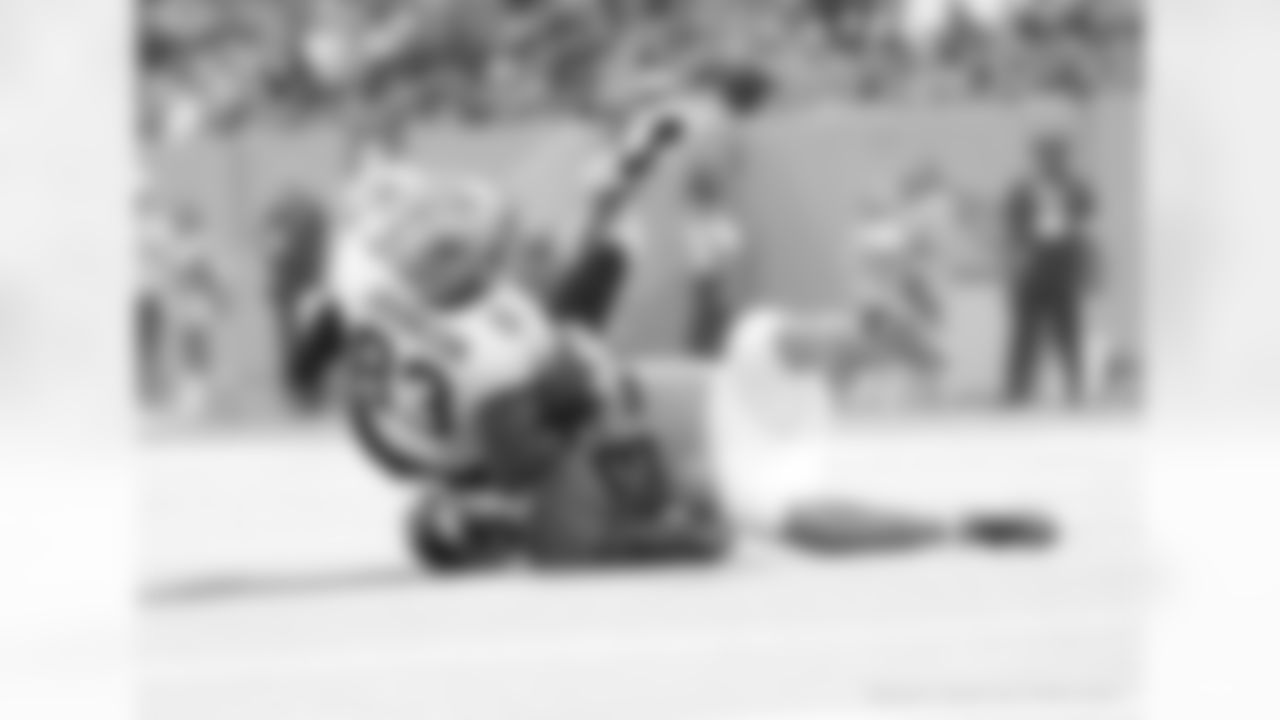 Check out the game action photos from the New Orleans Saints game against the Tennessee Titans for Week 17 of the 2025 NFL season on Dec. 28, 2025 at Nissan Stadium.