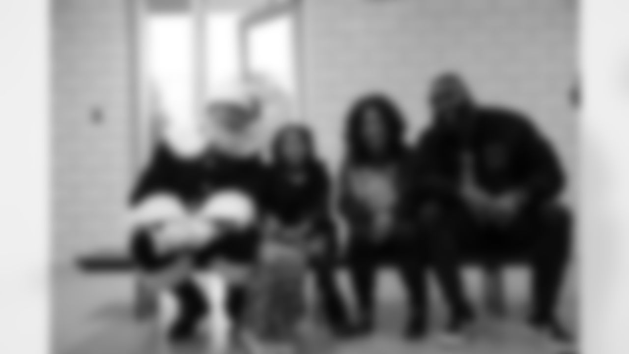 New Orleans Saints linebacker Demario Davis and his wife Tamela, through their Devoted Dreamers Foundation, teamed up with the Beignet Fest Foundation to gift holiday presents to 50 kids from Camp Benny on Wednesday, Dec. 10, 2025.