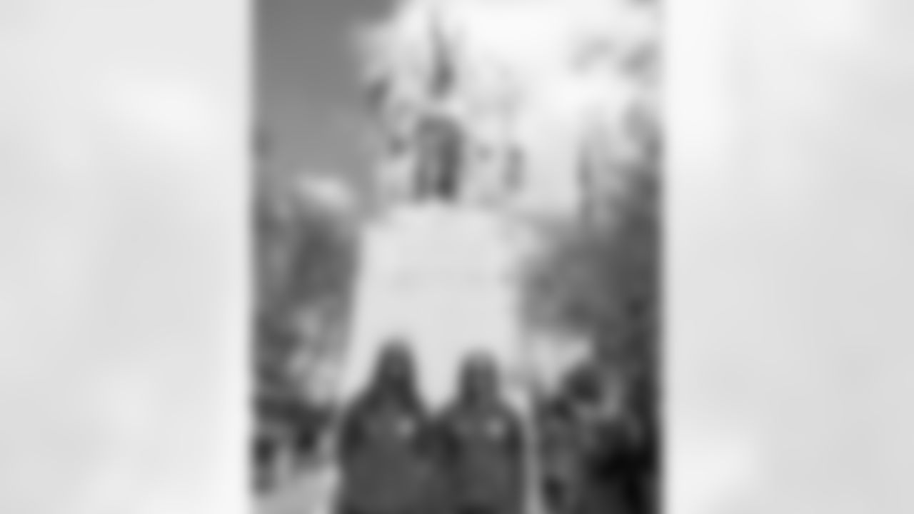 New Orleans Saints welcomed the Paris Musketeers to New Orleans as the group participated in a guided walking tour and meeting with the French Consulate on November 20, 2025.