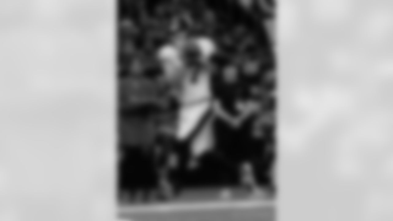 Check out the game action photos from the New Orleans Saints game against the New York Jets for Week 16 of the 2025 NFL season on Dec. 21, 2025 at the Caesars Superdome.