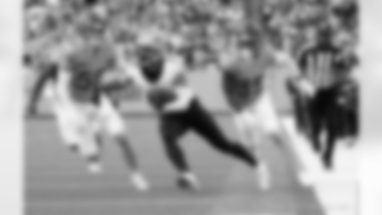 Check out the game action photos from the New Orleans Saints game against the Tennessee Titans for Week 17 of the 2025 NFL season on Dec. 28, 2025 at Nissan Stadium.