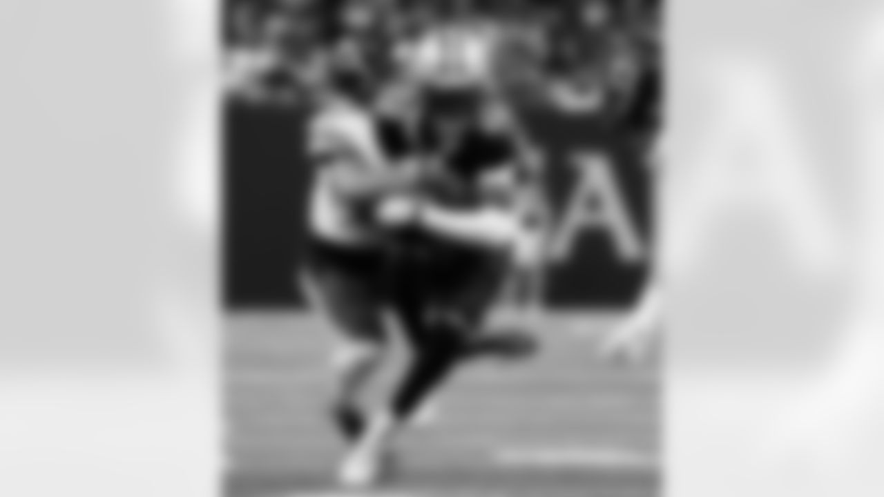 Check out the game action shots from the New Orleans Saints game against the Chicago Bears in Week 9 of the 2023 NFL season.