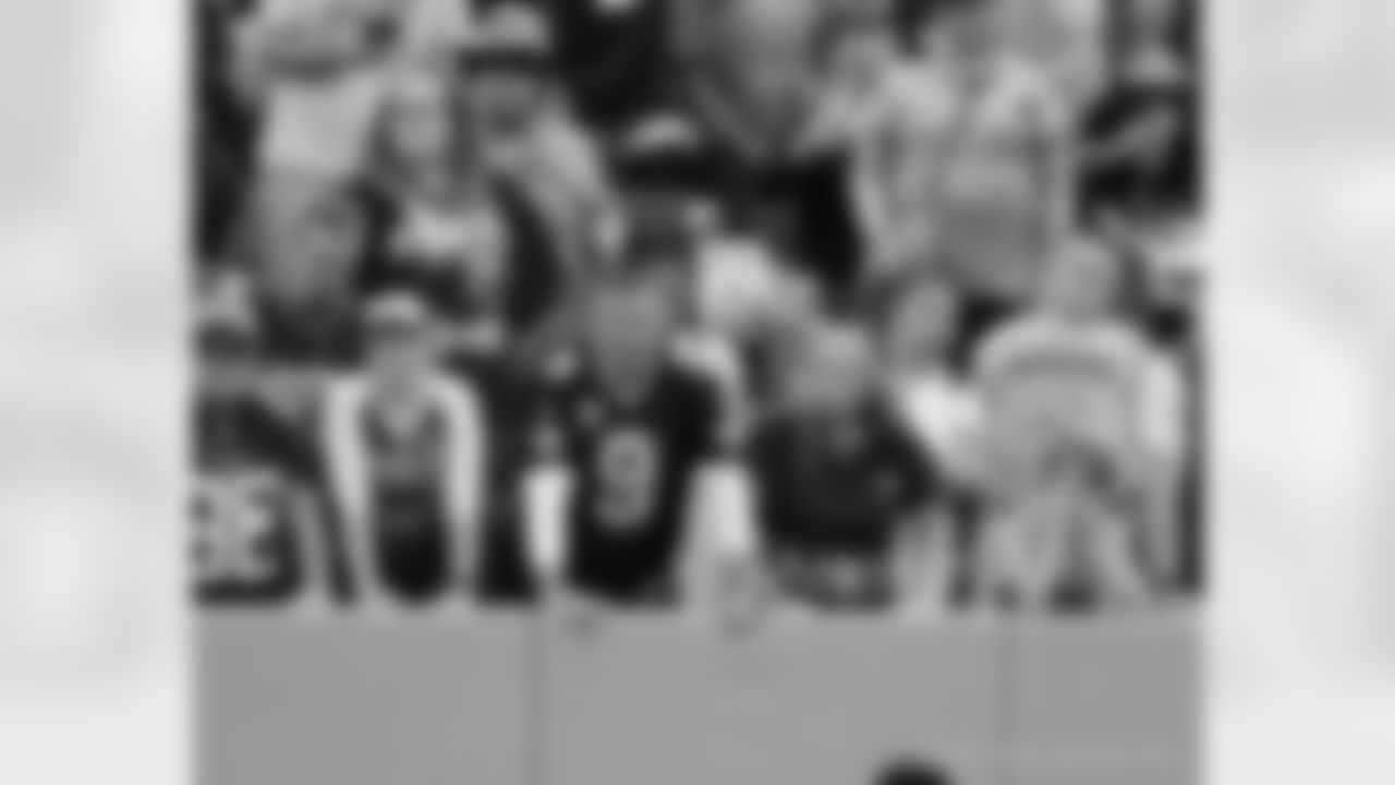 Check out the fan photos from the New Orleans Saints game against the Tennessee Titans for Week 17 of the 2025 NFL season on Dec. 28, 2025 at Nissan Stadium.