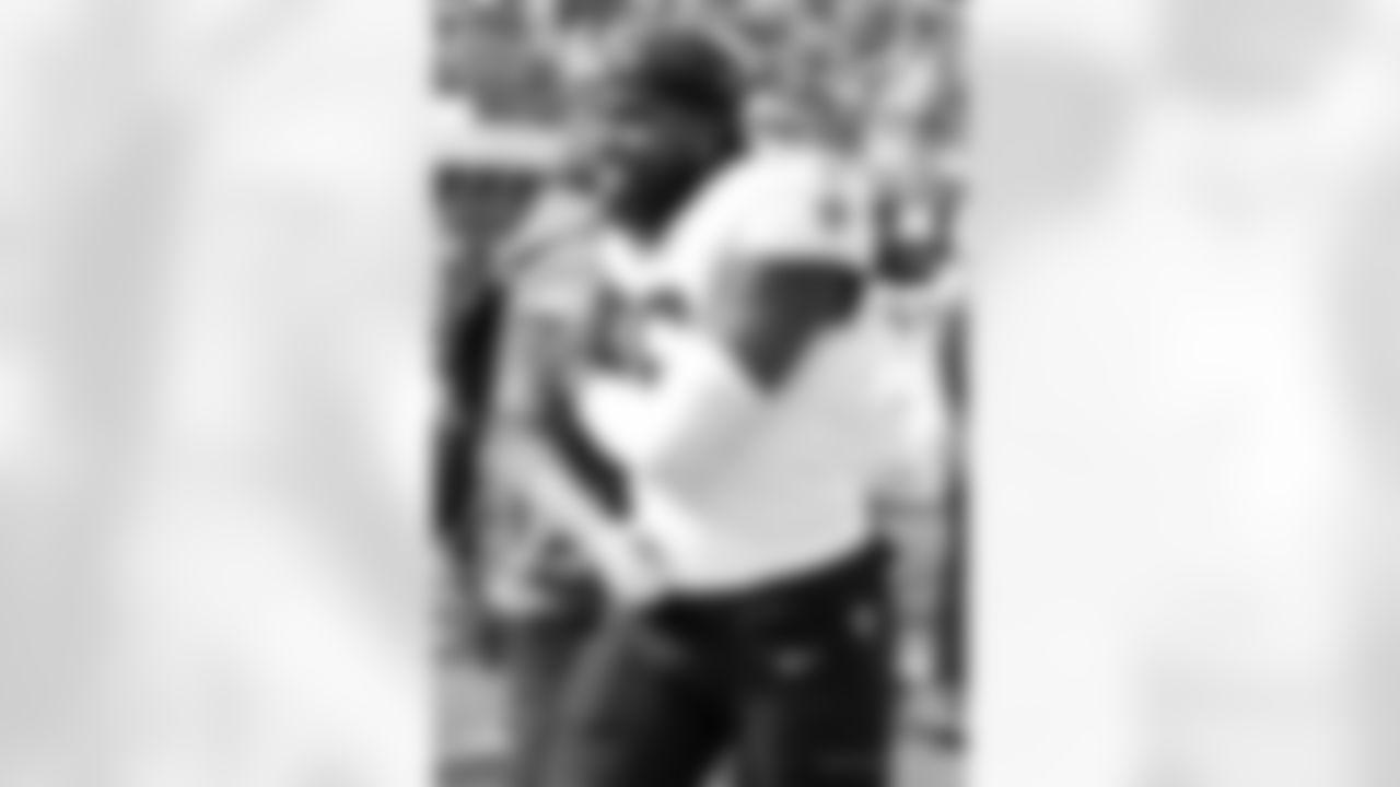 Check out the pregame photos from the New Orleans Saints game against the Los Angeles Rams for Week 9 of the 2025 NFL season on Nov. 2, 2025 at SoFi Stadium.