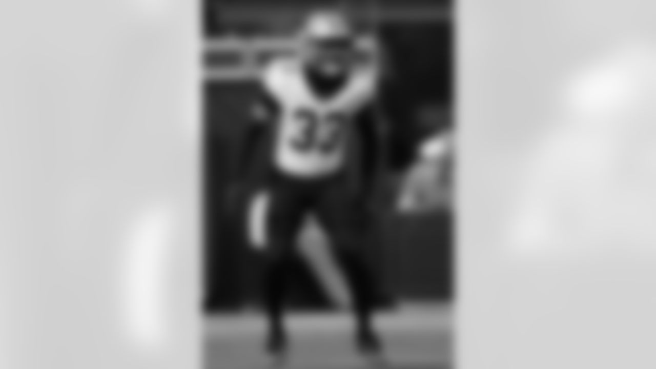 Check out the game action photos from the New Orleans Saints game against the Los Angeles Rams for Week 9 of the 2025 NFL season on Nov. 2, 2025 at SoFi Stadium.