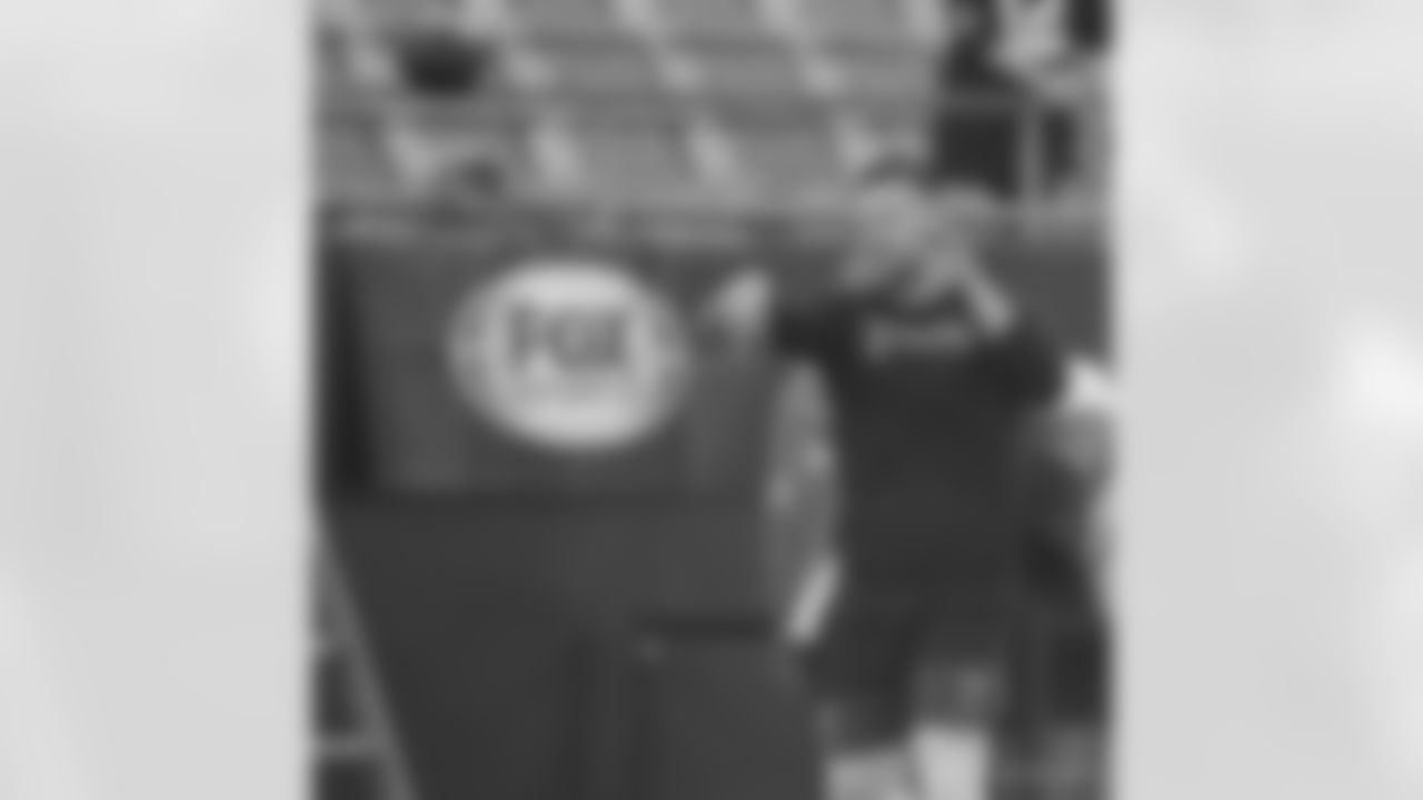 Check out the pregame photos from the New Orleans Saints game against the Carolina Panthers for Week 10 of the 2025 NFL season on Nov. 9, 2025 at Bank of America Stadium.