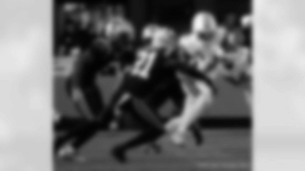 Check out the game action photos from the New Orleans Saints game against the Carolina Panthers for Week 10 of the 2025 NFL season on Nov. 9, 2025 at Bank of America Stadium.