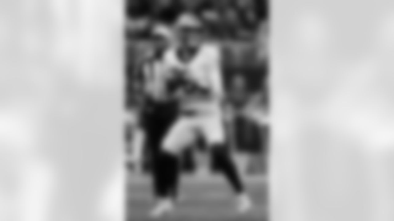 Check out the game action photos from the New Orleans Saints game against the Atlanta Falcons for Week 18 of the 2025 NFL season on Jan. 4, 2026 at Mercedes-Benz Stadium.