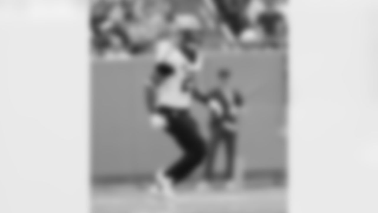 Check out the game action photos from the New Orleans Saints game against the Tennessee Titans for Week 17 of the 2025 NFL season on Dec. 28, 2025 at Nissan Stadium.