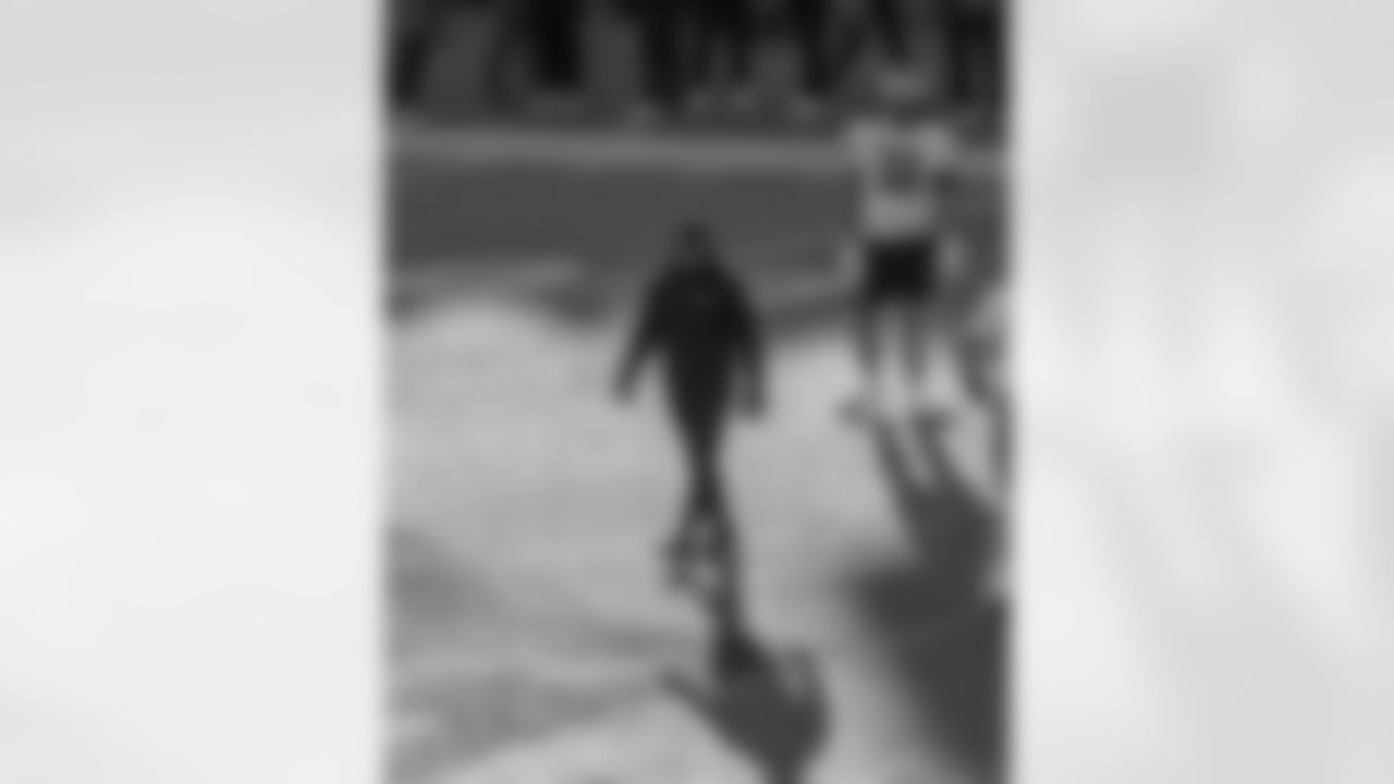 Check out photos from Day 1 of practices at the 2026 Panini Senior Bowl in Mobile, Ala. on Tuesday, Jan. 27, featuring top NFL Draft prospects and Saints personnel including Associate Head Coach and Running Backs Coach Joel Thomas, Quarterbacks Coach Scott Tolzien, Assistant Special Teams Coach Kyle Wilber, Assistant Defensive Backs Coach Robert Blanton, and Assistant to the Head Coach Mike Martinez working with players.