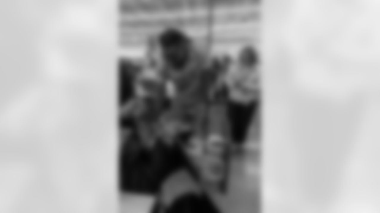 New Orleans Saints safety Justin Reid teamed up with Heroes of New Orleans for their annual holiday blitz shopping spree on Monday, Dec. 15, 2025.