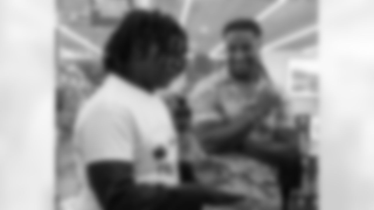 New Orleans Saints safety Justin Reid teamed up with Heroes of New Orleans for their annual holiday blitz shopping spree on Monday, Dec. 15, 2025.