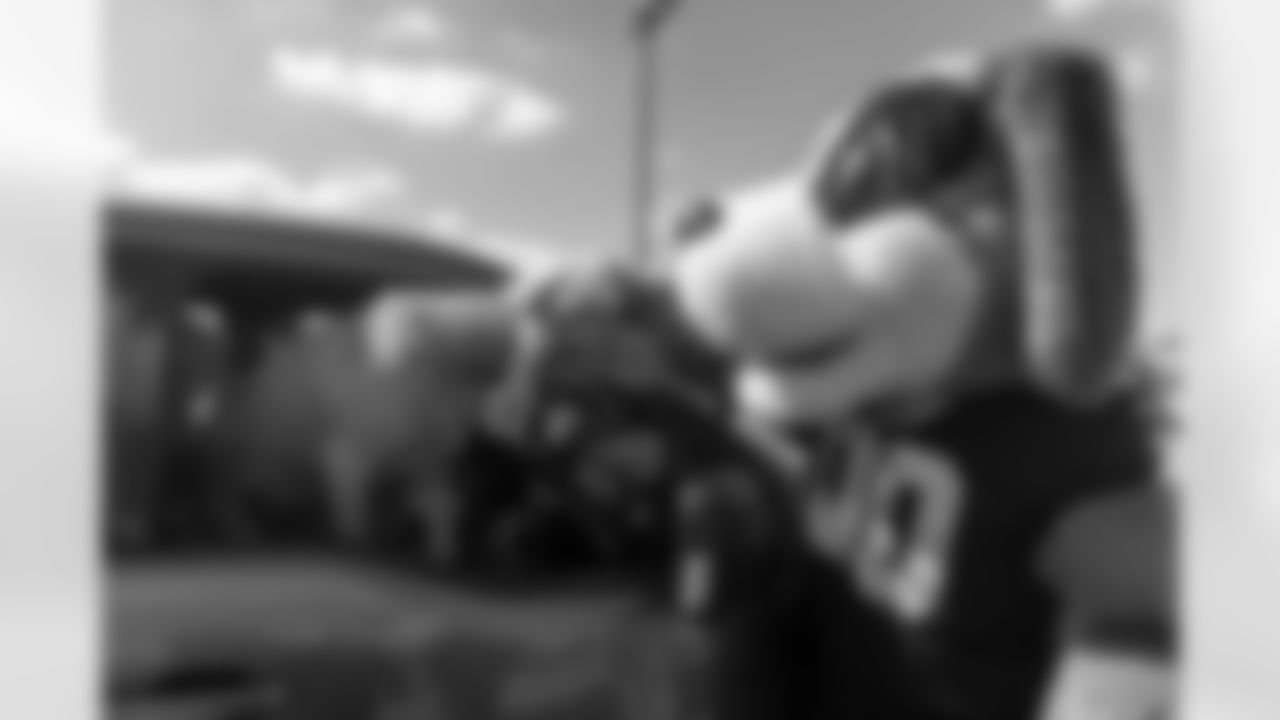 The New Orleans Saints Cheer Krewe and Gumbo joined Sysco New Orleans to distribute meals at their annual Thanksgiving food drive on Sunday, Nov. 16, 2025.