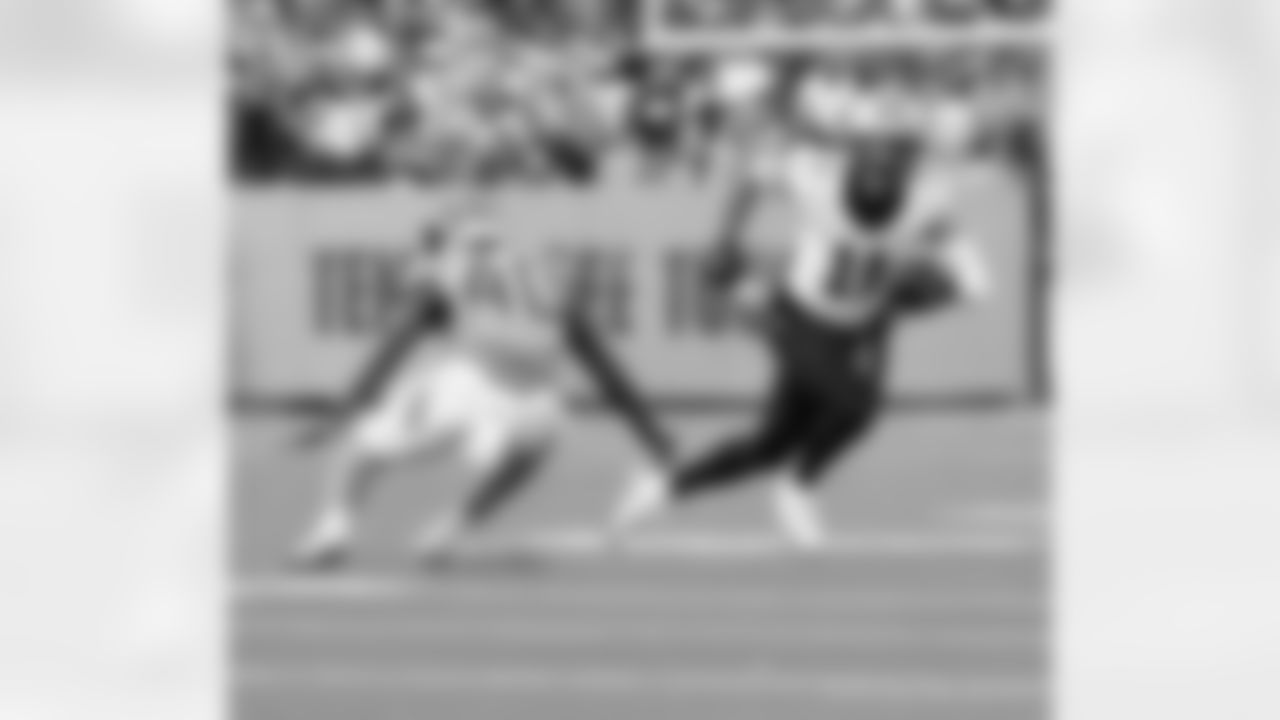 Check out the game action photos from the New Orleans Saints game against the Tennessee Titans for Week 17 of the 2025 NFL season on Dec. 28, 2025 at Nissan Stadium.