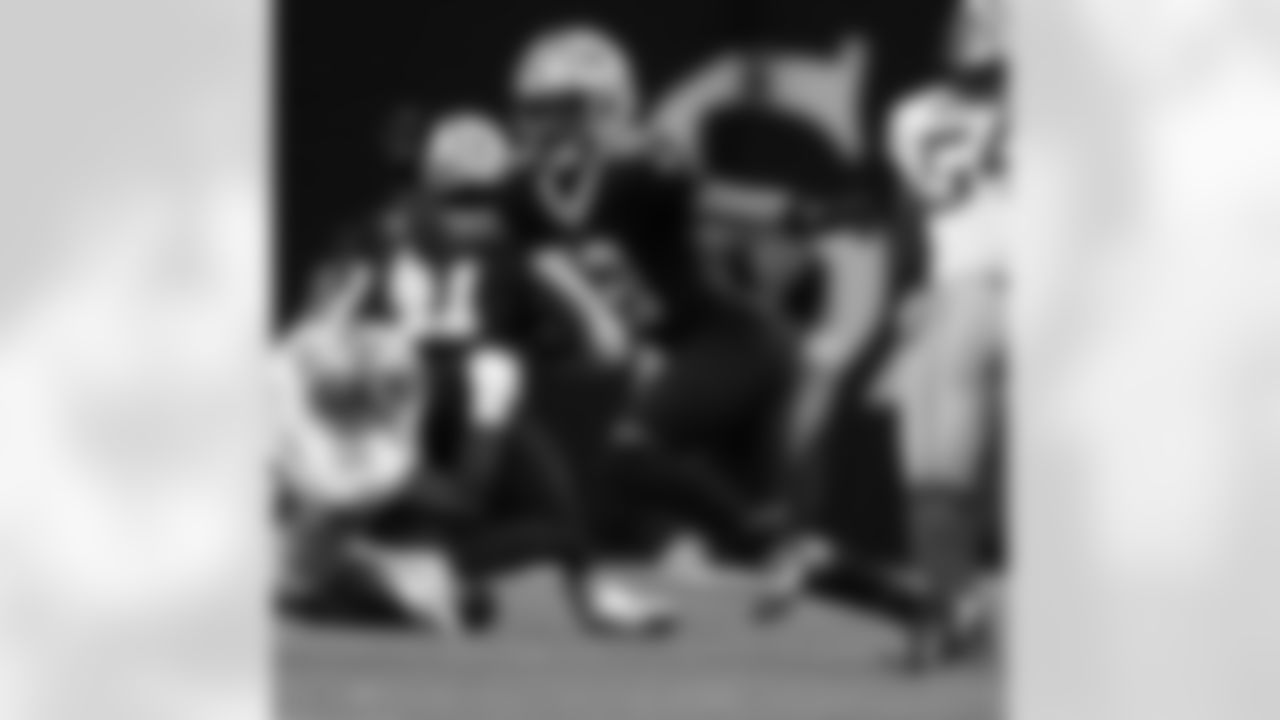 WR Chris Olave (12) runs during the New Orleans Saints game against the San Francisco 49ers for Week 2 of the 2025 NFL season on Sept. 14, 2025 at Caesars Superdome.