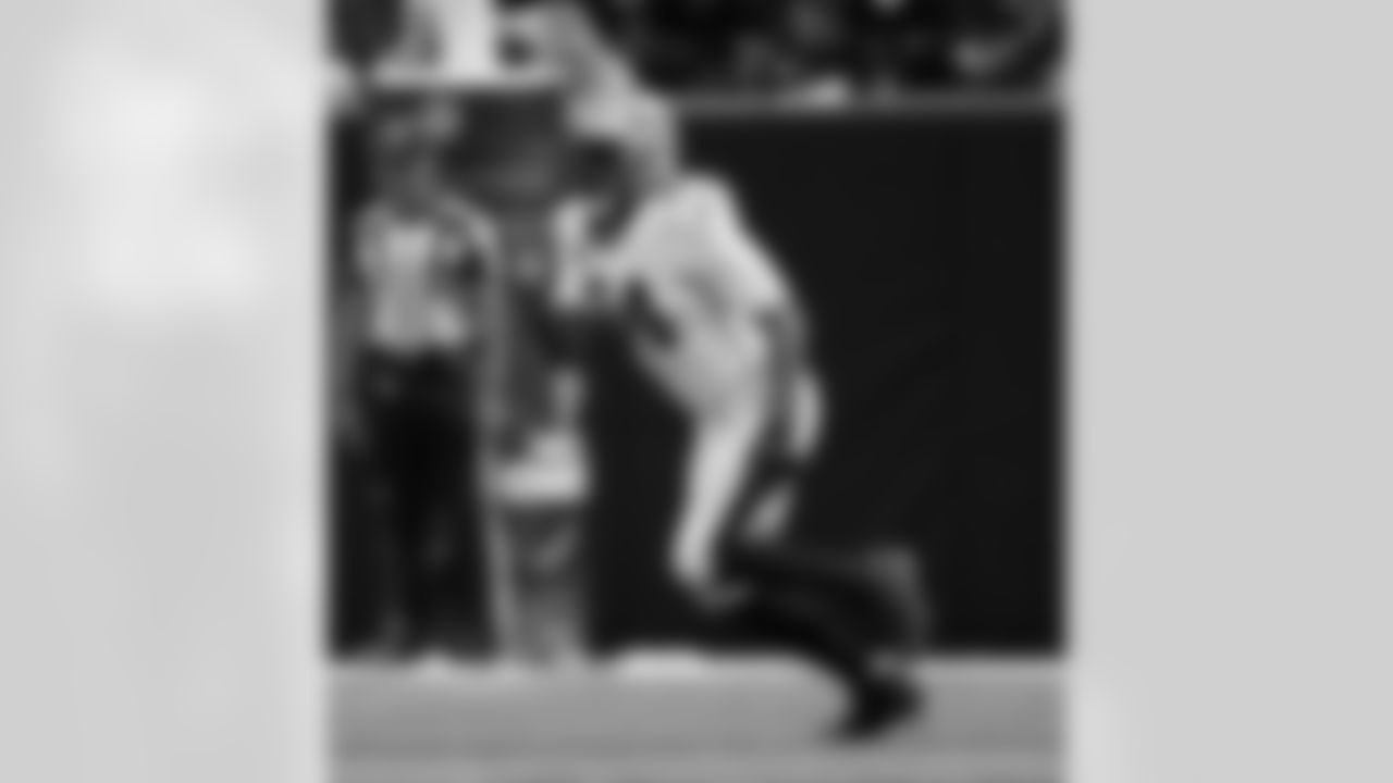 Check out the game action photos from the New Orleans Saints game against the Atlanta Falcons for Week 18 of the 2025 NFL season on Jan. 4, 2026 at Mercedes-Benz Stadium.