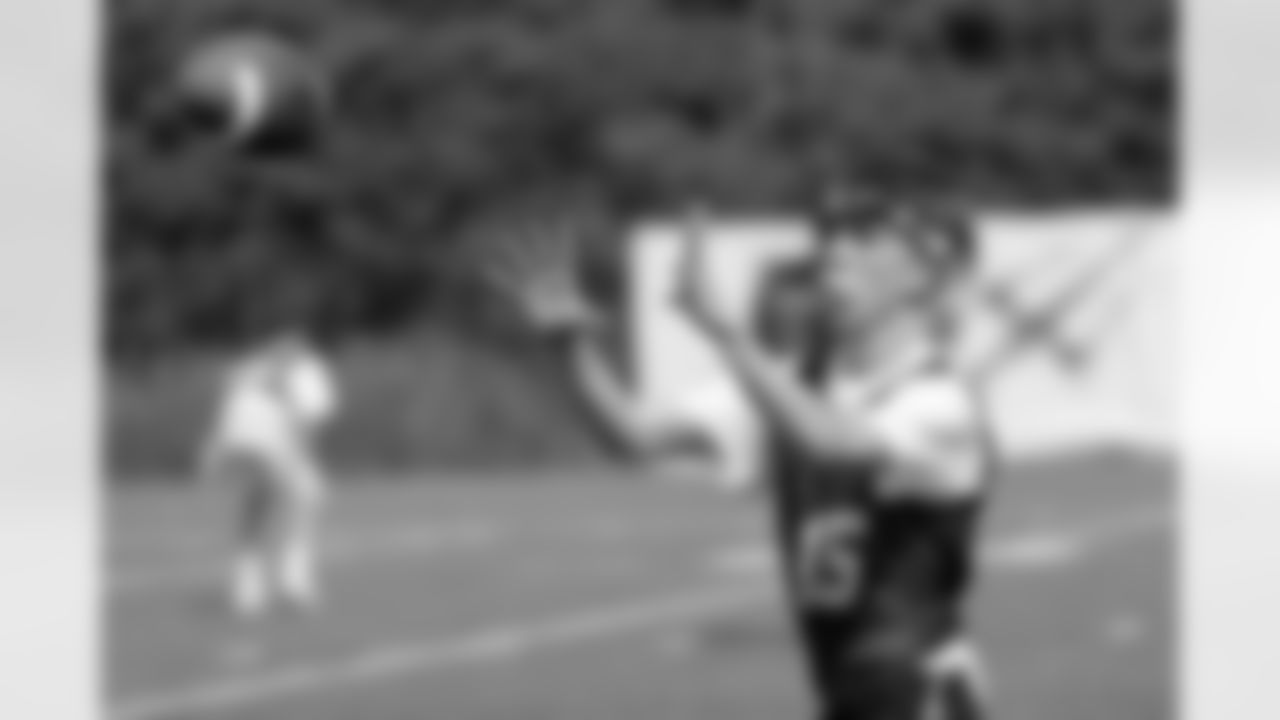 New Orleans Saints linebacker Demario Davis joined young athletes for a Play Football Experience and Flag Football clinic in Paris, France on Saturday, July 12, 2025.