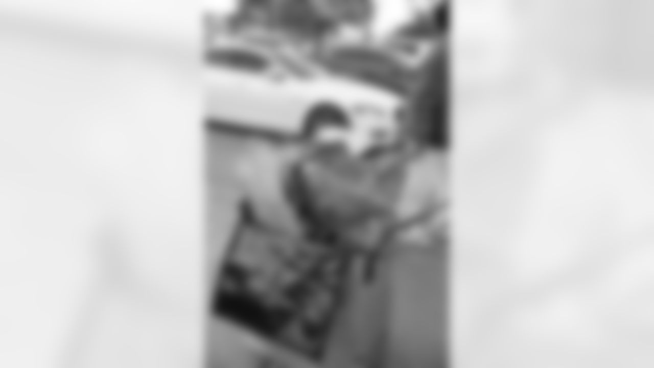 New Orleans Saints linebacker Demario Davis and his wife Tamela, through their Devoted Dreamers Foundation, teamed up with the Beignet Fest Foundation to gift holiday presents to 50 kids from Camp Benny on Wednesday, Dec. 10, 2025.