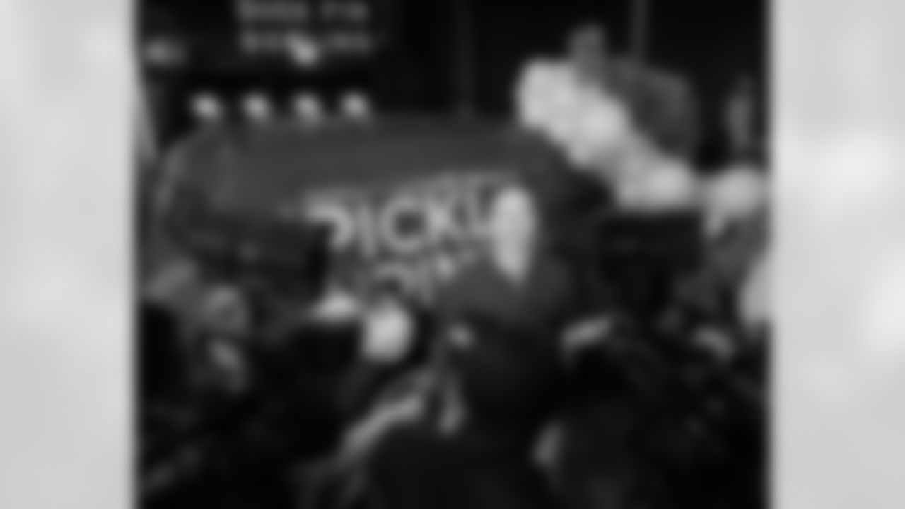 Gallery-Drew-Brees-Pickles-n-pins-photos-grand-opening-30