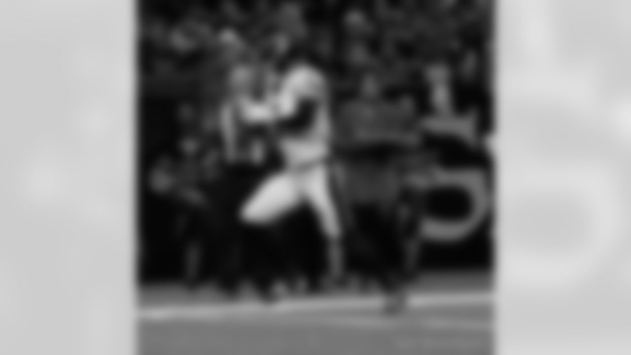 Check out the game action photos from the New Orleans Saints game against the New York Jets for Week 16 of the 2025 NFL season on Dec. 21, 2025 at the Caesars Superdome.