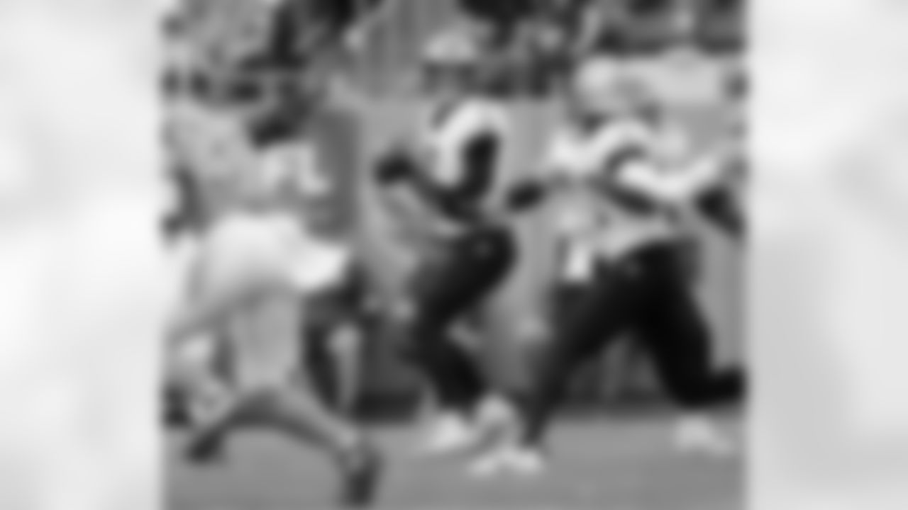 QB Tyler Shough (6) in action during the New Orleans Saints game against the Tennessee Titans for Week 17 of the 2025 NFL season on Dec. 28, 2025 at Nissan Stadium.