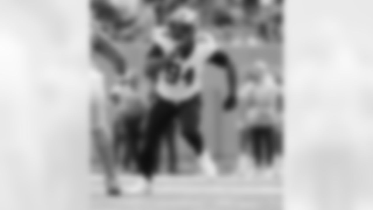 Check out the game action photos from the New Orleans Saints game against the Tennessee Titans for Week 17 of the 2025 NFL season on Dec. 28, 2025 at Nissan Stadium.