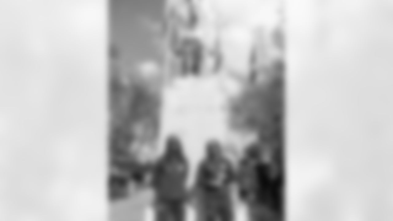 New Orleans Saints welcomed the Paris Musketeers to New Orleans as the group participated in a guided walking tour and meeting with the French Consulate on November 20, 2025.