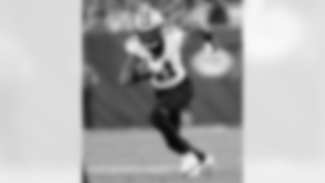 WR Cedrick Wilson Jr. (11) runs with the ball during the New Orleans Saints game against the Tampa Bay Buccaneers for Week 18 of the 2024 NFL Season on Jan. 5, 2025 at Raymond James Stadium.