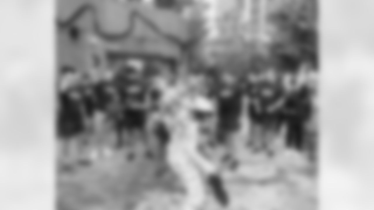 Our 2024 New Orleans Saints rookies had part two of their tour of New Orleans where they experienced local food favorites like Drago's and Hansen's Sno-Bliz. They also visited Vue Orleans and toured the Caesars Superdome.