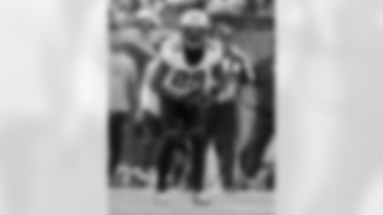 Check out the game action photos from the New Orleans Saints game against the Tennessee Titans for Week 17 of the 2025 NFL season on Dec. 28, 2025 at Nissan Stadium.