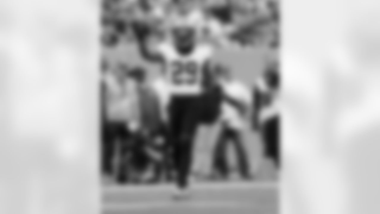 Check out the game action photos from the New Orleans Saints game against the Tennessee Titans for Week 17 of the 2025 NFL season on Dec. 28, 2025 at Nissan Stadium.