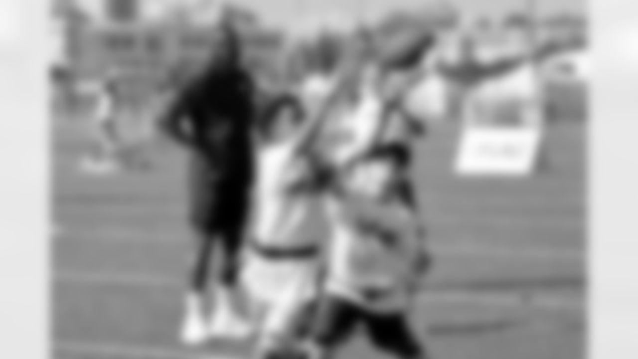 New Orleans Saints linebacker Demario Davis joined young athletes for a Play Football Experience and Flag Football clinic in Paris, France on Saturday, July 12, 2025.