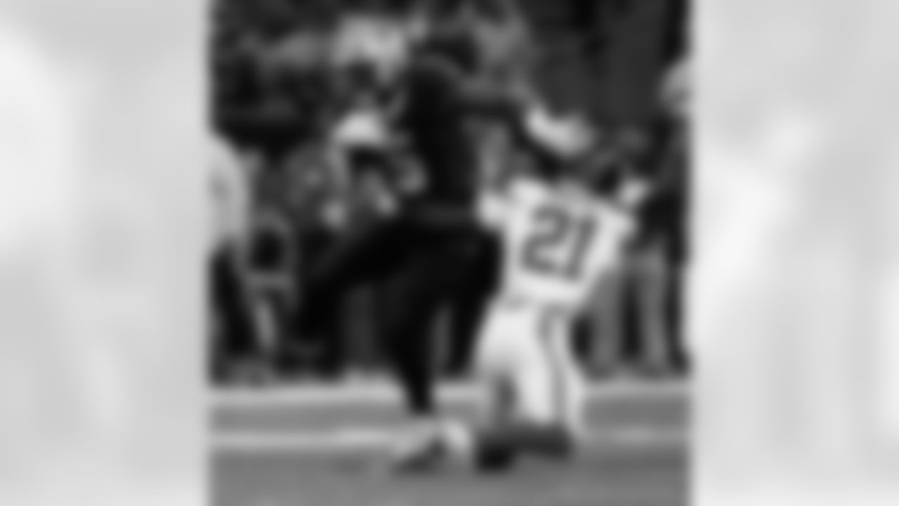 Check out the game action photos from the New Orleans Saints game against the New York Giants for Week 5 of the 2025 NFL season on Oct. 5, 2025 at Caesars Superdome.