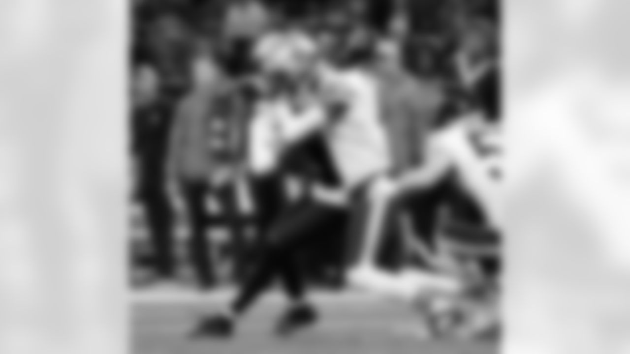 Check out the game action shots from the New Orleans Saints game against the Chicago Bears in Week 9 of the 2023 NFL season.