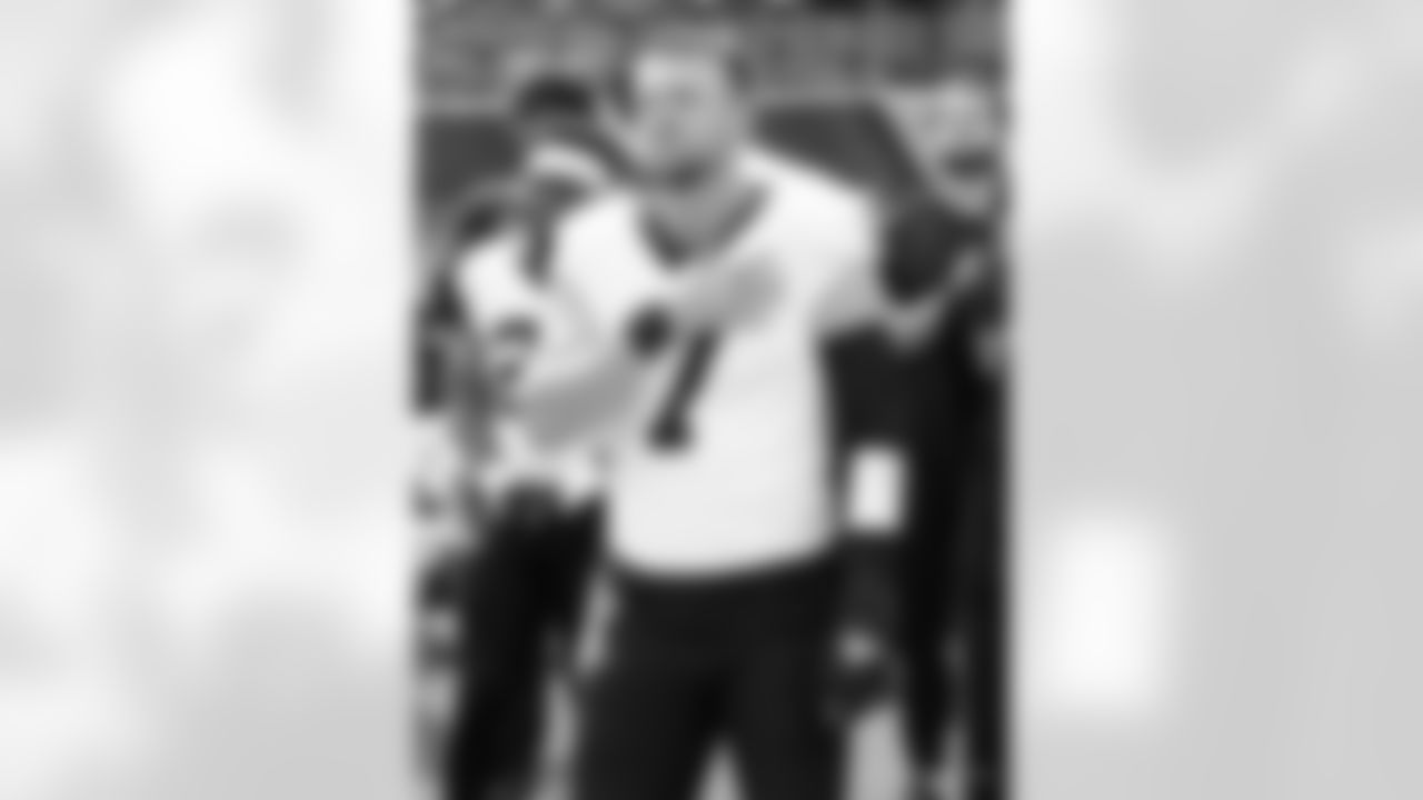 Check out the pregame photos from the New Orleans Saints game against the Los Angeles Rams for Week 9 of the 2025 NFL season on Nov. 2, 2025 at SoFi Stadium.