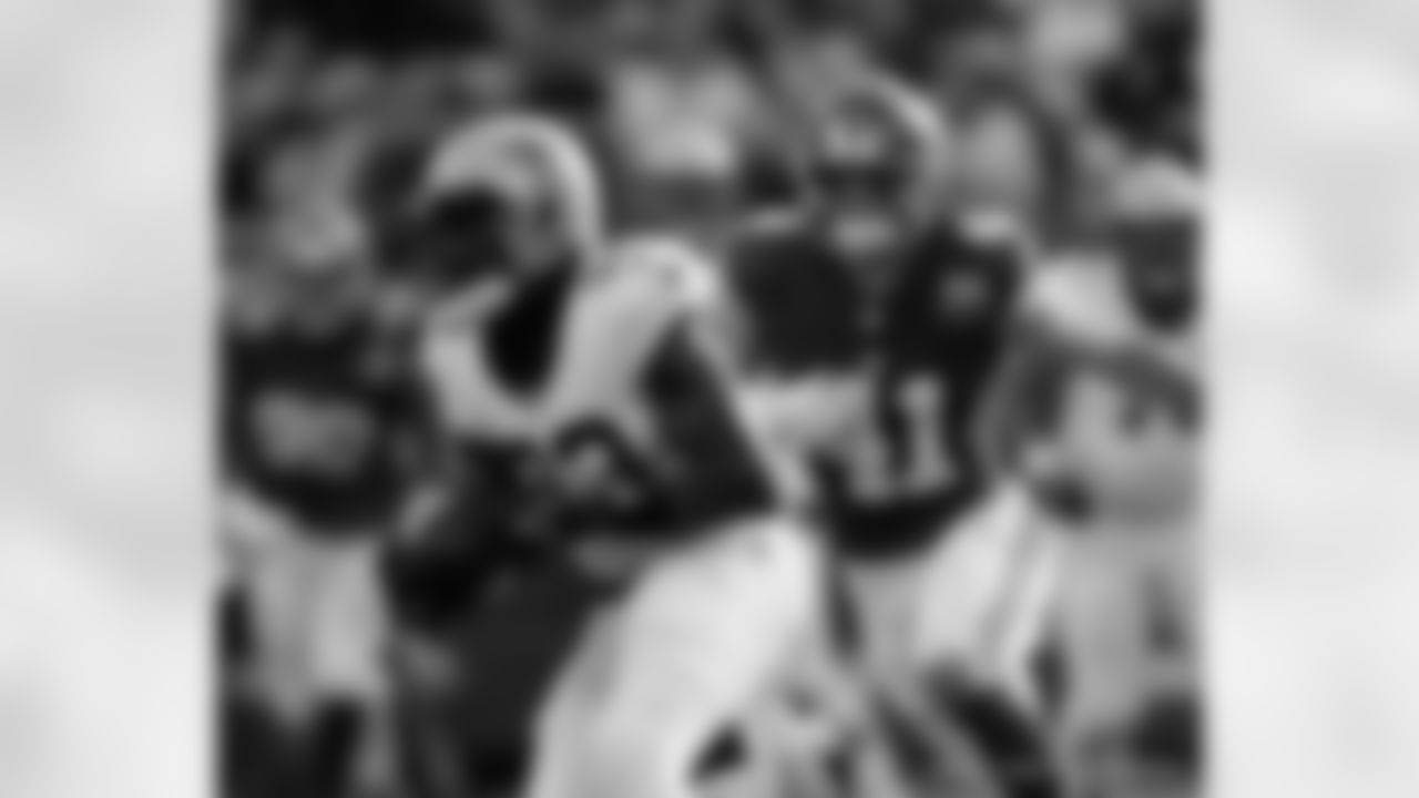 TE Juwan Johnson (83) runs with the ball during the New Orleans Saints game against the New York Giants for Week 14 of the 2024 NFL Season on Dec. 8, 2024 at MetLife Stadium.