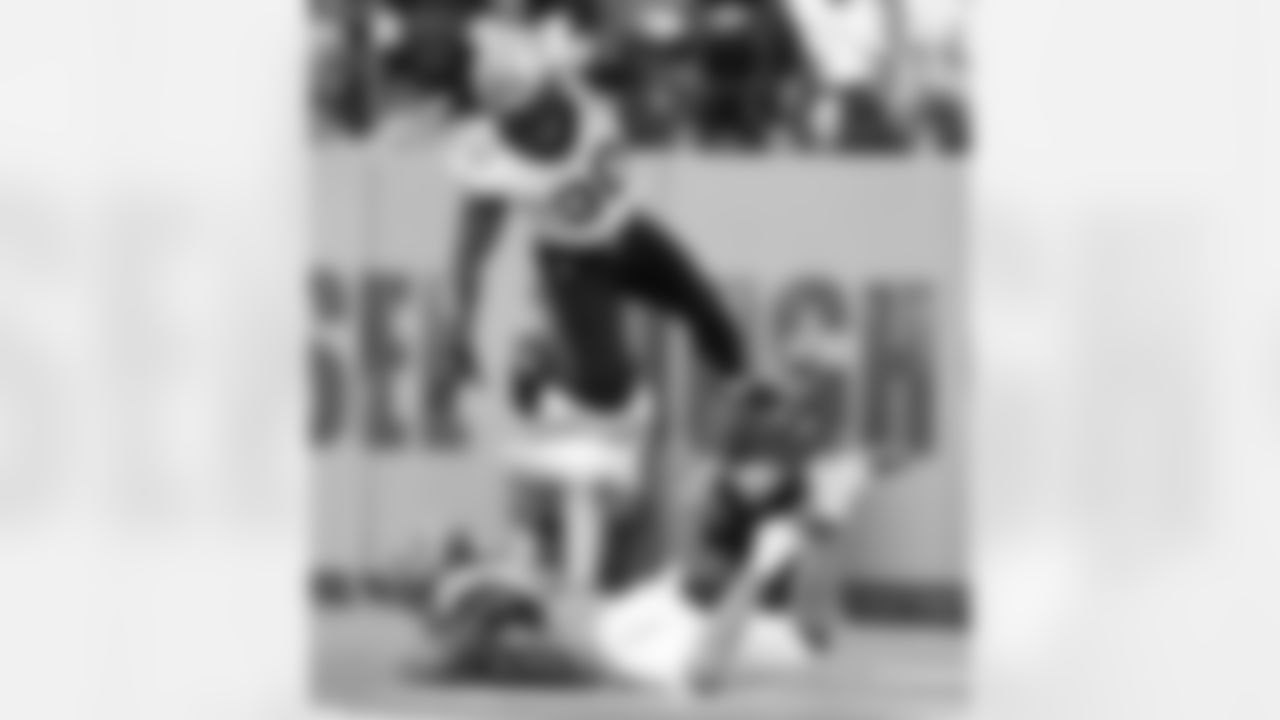 Check out the game action photos from the New Orleans Saints game against the Tennessee Titans for Week 17 of the 2025 NFL season on Dec. 28, 2025 at Nissan Stadium.