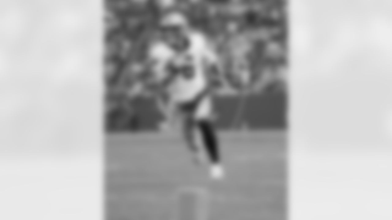 Check out the best photos of the New Orleans offense in their game against the Tampa Bay Buccaneers for Week 14 of the 2025 NFL season on Dec. 7, 2025 at Raymond James Stadium.