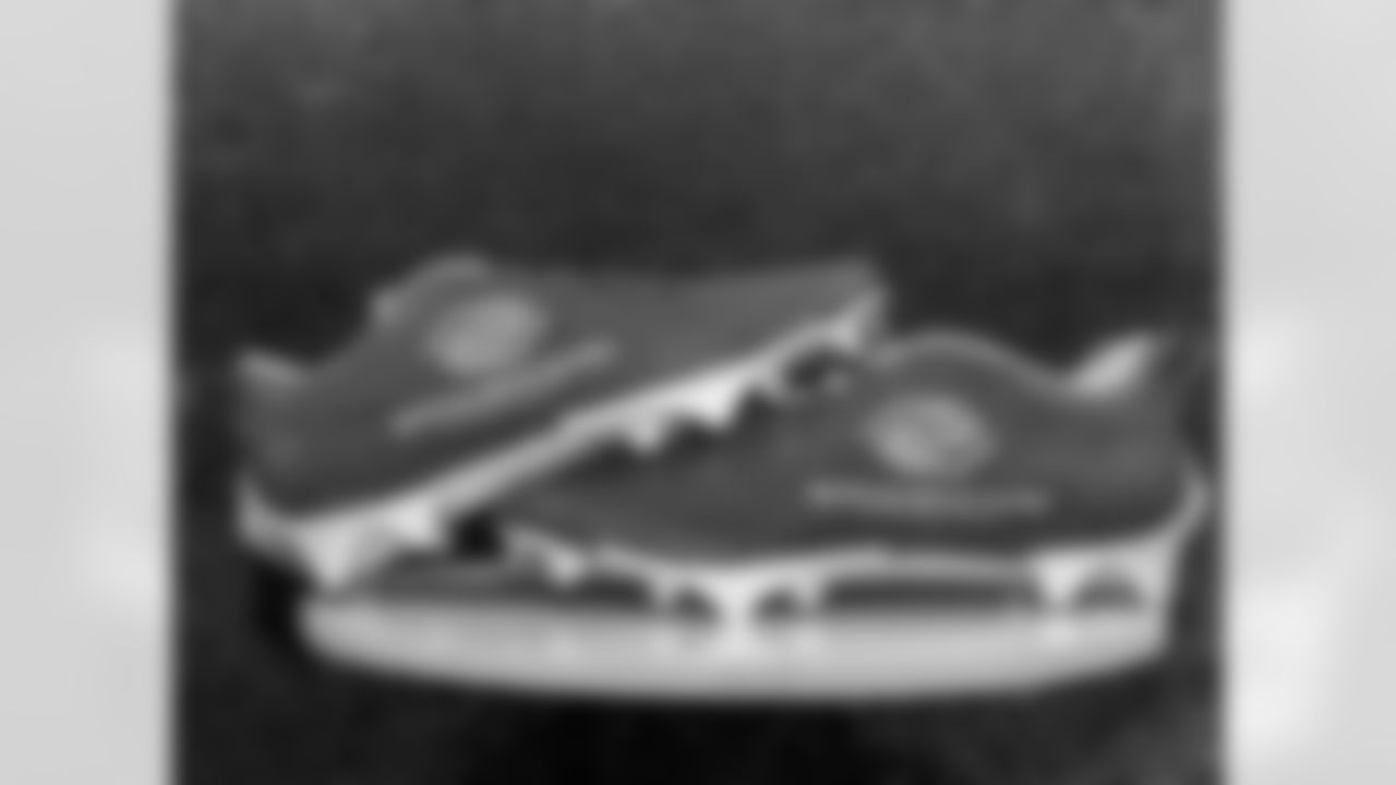 Get a preview as New Orleans Saints owner Gayle Benson, players and coaches honor their personal causes and foundations for the 2025 NFL My Cause My Cleats initiative during their Week 12 game against the Atlanta Falcons.
Kevin Austin Jr: Boys & Girls Club of Broward County | Artist: Christina Pappion