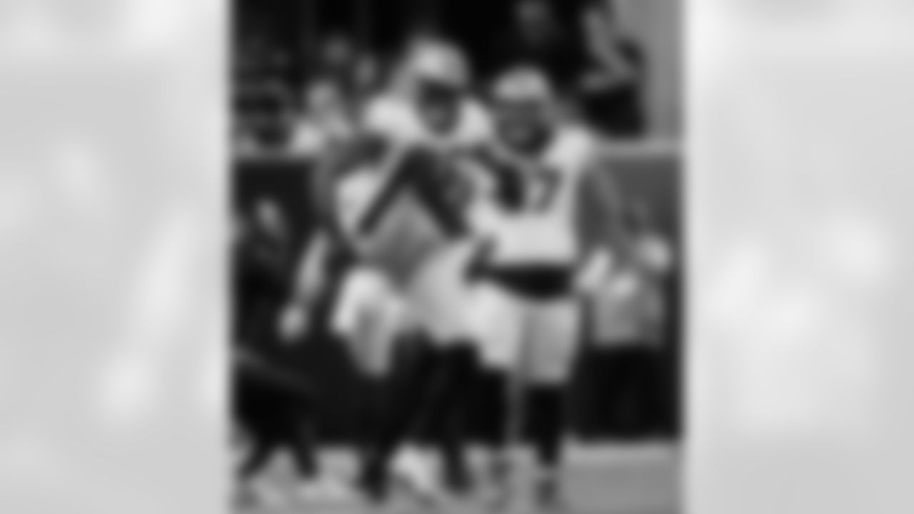 Check out the game action photos from the New Orleans Saints game against the Atlanta Falcons for Week 18 of the 2025 NFL season on Jan. 4, 2026 at Mercedes-Benz Stadium.