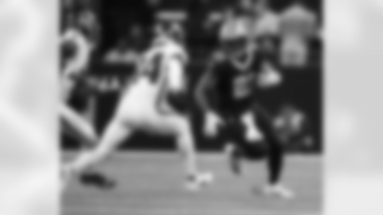 Check out photos of New Orleans Saints running back Jamaal Williams in action throughout the 2023 NFL season.