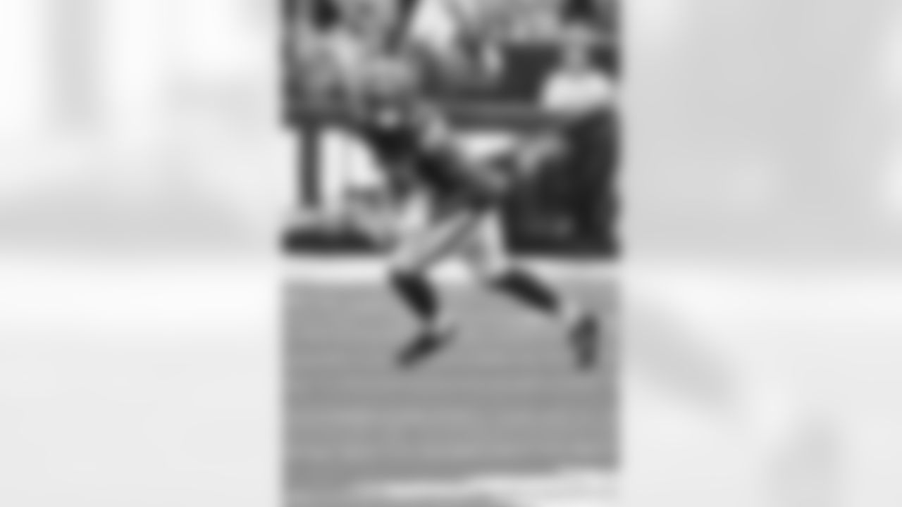 Cleveland Browns wide receiver Donovan Peoples-Jones (11) runs with the ball during an NFL football game against the Tennessee Titans, Sunday, Sept. 24, 2023, in Cleveland. The Browns won 27-3.