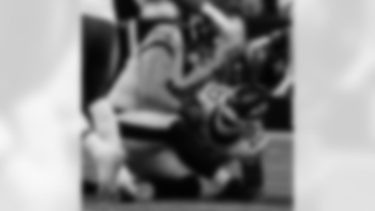 Check out the best photos of the New Orleans defense in their game against the New York Jets for Week 16 of the 2025 NFL season on Dec. 21, 2025, at Caesars Superdome.