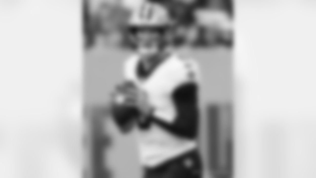 Check out the game action photos from the New Orleans Saints game against the Tennessee Titans for Week 17 of the 2025 NFL season on Dec. 28, 2025 at Nissan Stadium.