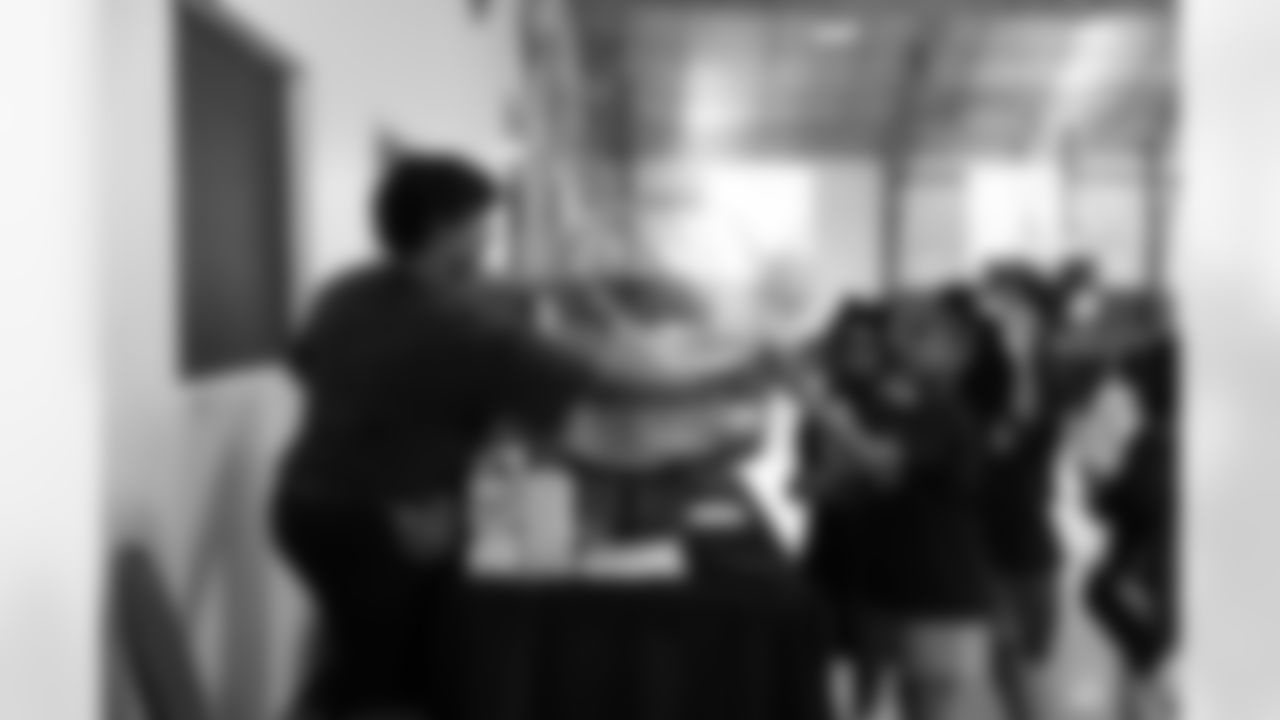 New Orleans Saints linebacker Demario Davis and his wife, Tamela's Devoted Dreamers Foundation hosted the annual "Dinner with the Davises" event at the Boys and Girls Club Gretna on Nov. 18, 2025.