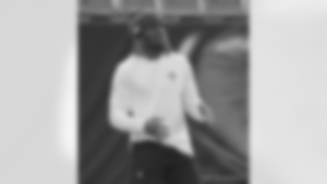 Check out the pregame photos from the New Orleans Saints game against the Carolina Panthers for Week 10 of the 2025 NFL season on Nov. 9, 2025 at Bank of America Stadium.