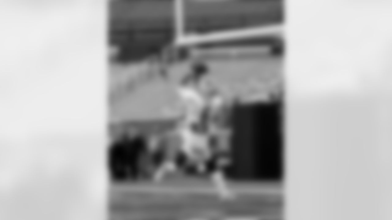 Check out photos from Day 3 of practices at the 2026 Panini Senior Bowl in Mobile, Ala. on Thursday, Jan. 30, featuring top NFL Draft prospects. Associate Head Coach and Running Backs Coach Joel Thomas, Quarterbacks Coach Scott Tolzien, Linebackers Coach Peter Sirmon, Assistant Special Teams Coach Kyle Wilber, Assistant Defensive Backs Coach Robert Blanton, and Assistant to the Head Coach Mike Martinez continue working with players.