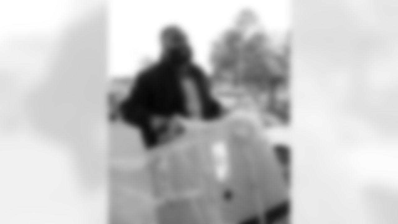 New Orleans Saints linebacker Demario Davis and his wife Tamela, through their Devoted Dreamers Foundation, teamed up with the Beignet Fest Foundation to gift holiday presents to 50 kids from Camp Benny on Wednesday, Dec. 10, 2025.